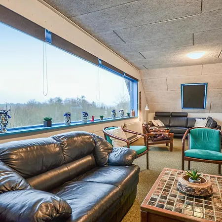 Two-bedroom In אבלטופט